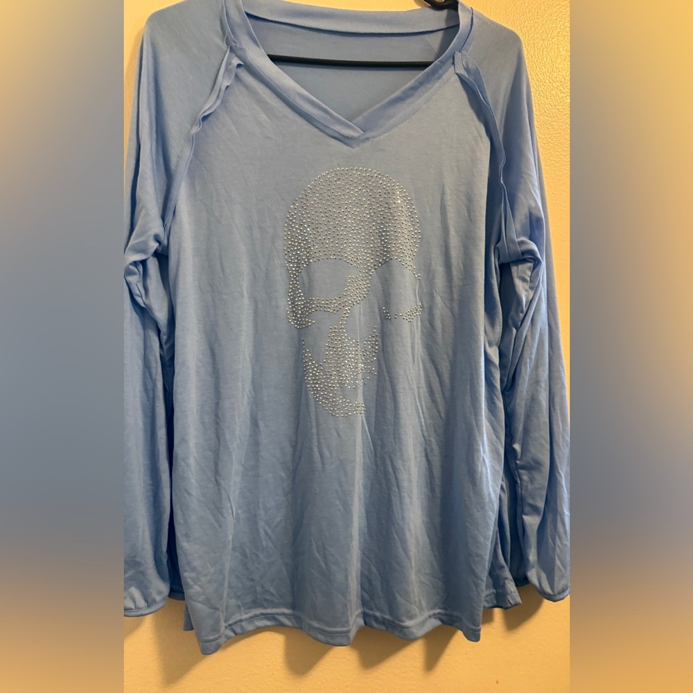 Blue Long Sleeve Top with Rhinestone Skull Design Size 2X NEW without Tags